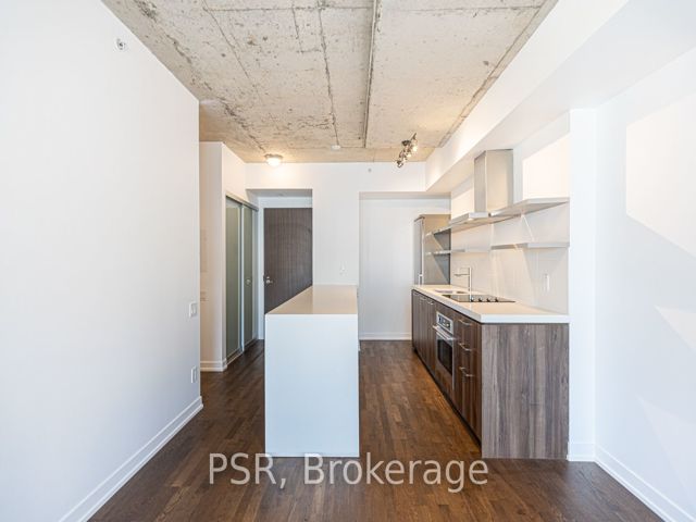 606 - 560 King St W