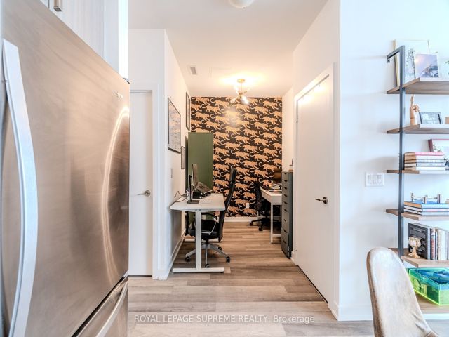 817 - 1603 Eglinton Ave W