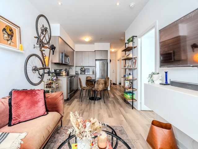 817 - 1603 Eglinton Ave W