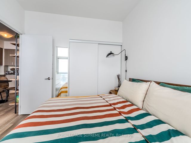 817 - 1603 Eglinton Ave W