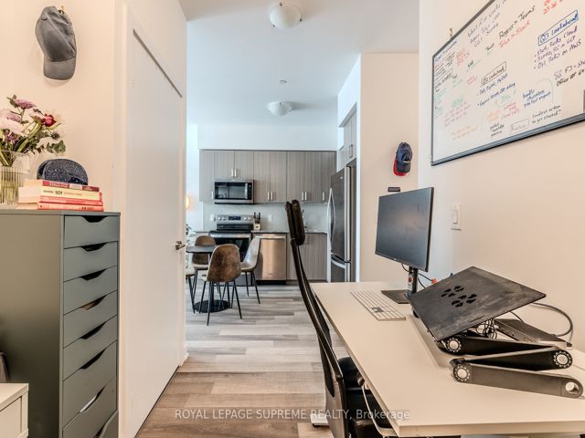 817 - 1603 Eglinton Ave W