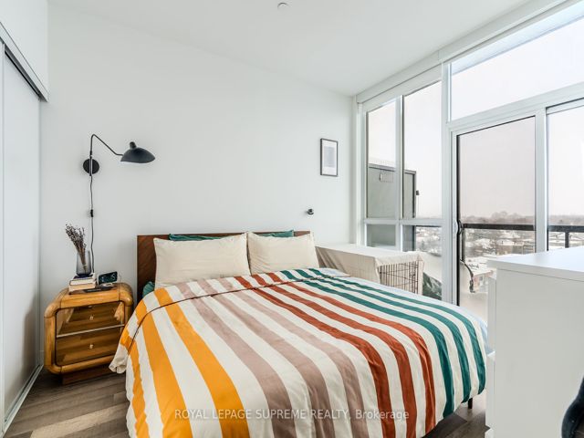 817 - 1603 Eglinton Ave W