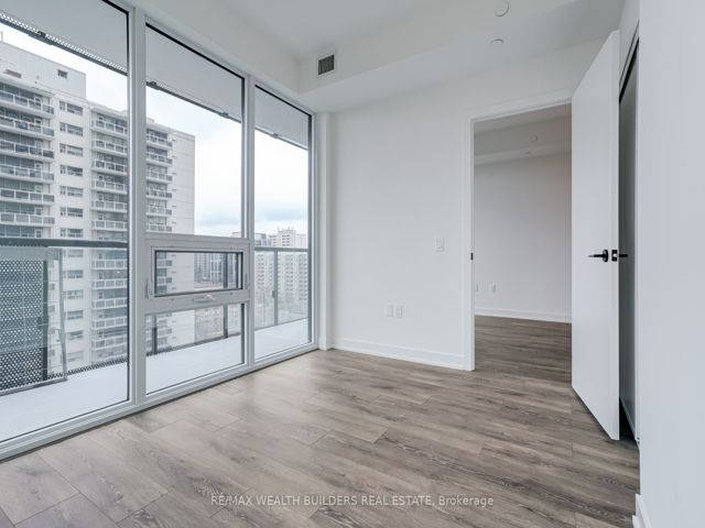 1009 - 117 Broadway Ave N