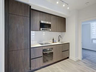 1009 - 117 Broadway Ave N