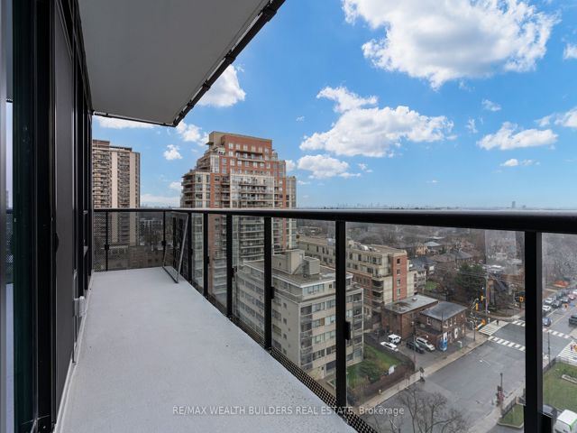 1009 - 117 Broadway Ave N