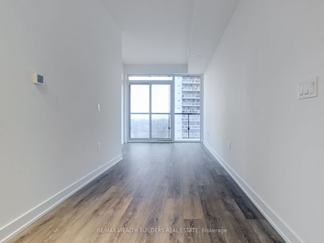 1009 - 117 Broadway Ave N