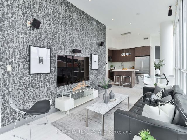 PH01 - 478 King St