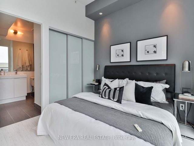 PH01 - 478 King St