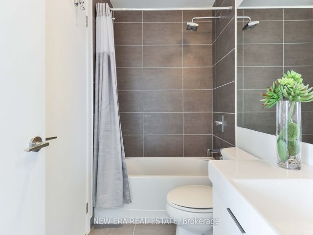 PH01 - 478 King St