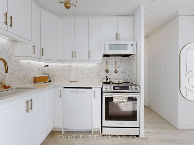 1105 - 25 Grenville St