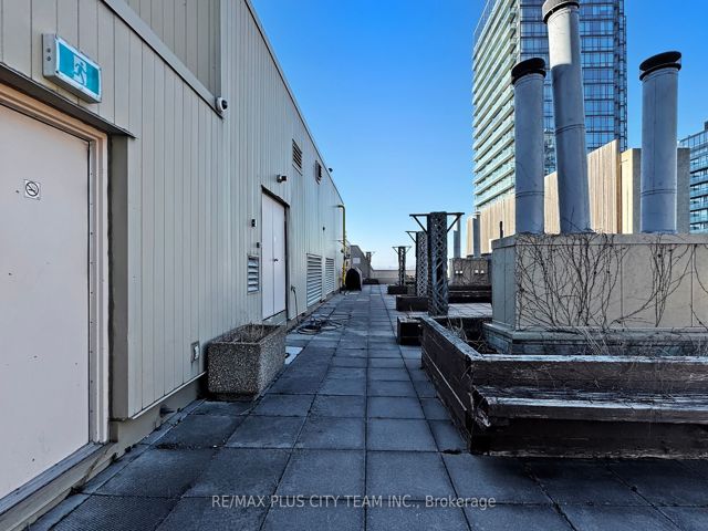 1105 - 25 Grenville St