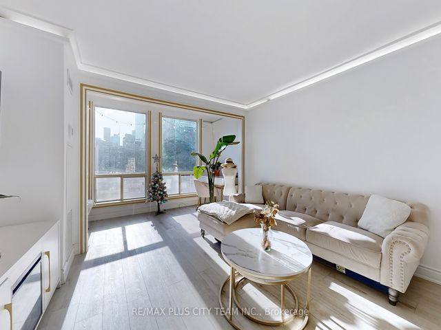 1105 - 25 Grenville St