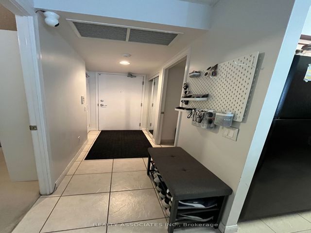 2712 - 153 Beecroft Rd
