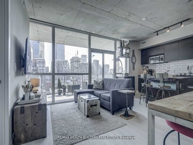 812 - 478 King St W