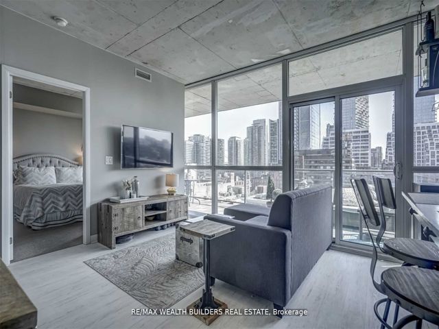 812 - 478 King St W