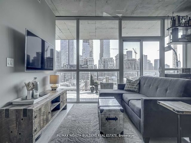 812 - 478 King St W