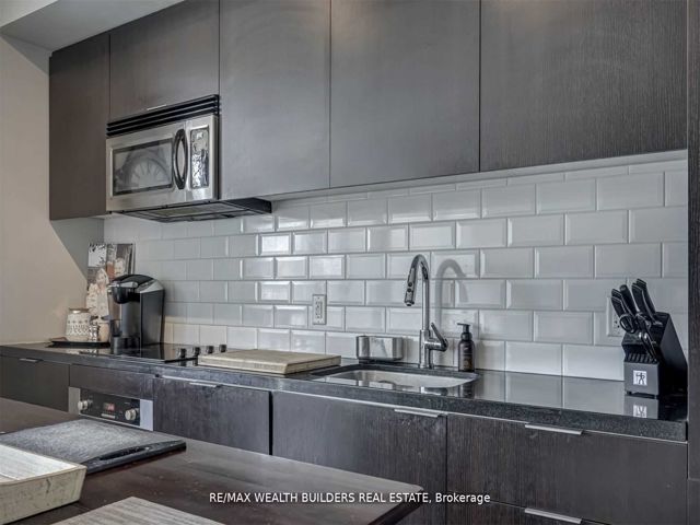 812 - 478 King St W