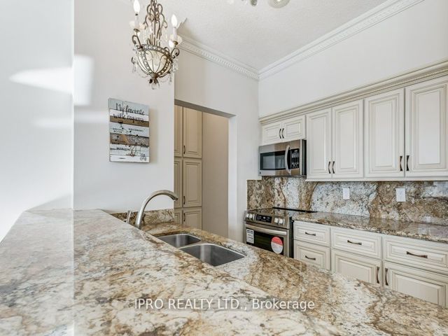 PH2 - 25 Grenville St