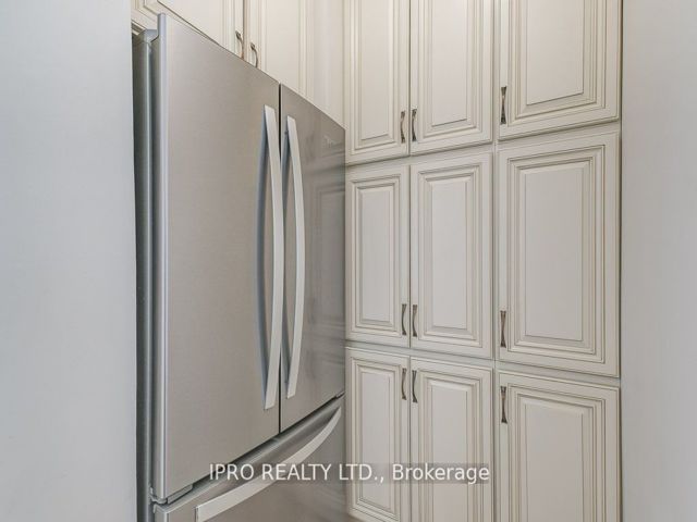 PH2 - 25 Grenville St