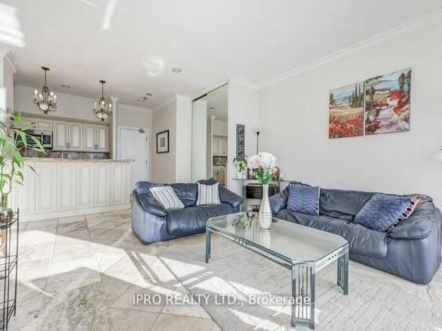 PH2 - 25 Grenville St