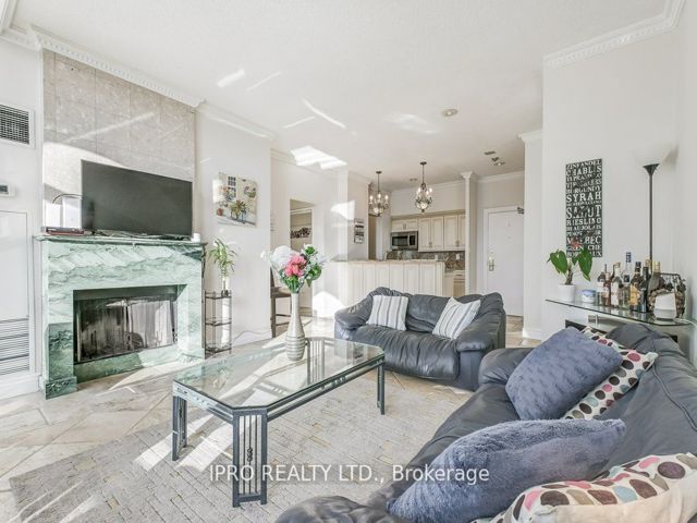 PH2 - 25 Grenville St