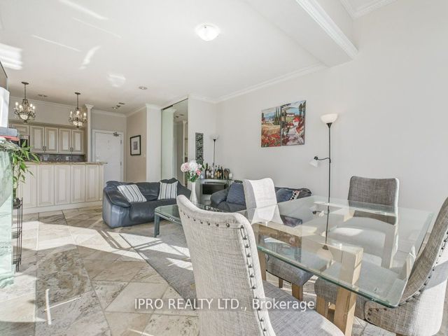 PH2 - 25 Grenville St