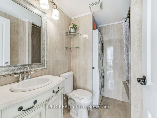 PH2 - 25 Grenville St