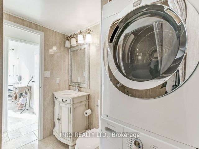 PH2 - 25 Grenville St