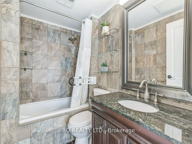 PH2 - 25 Grenville St