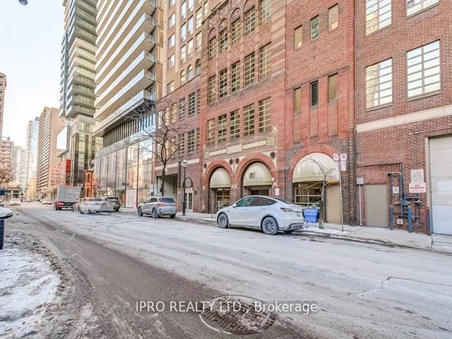 PH2 - 25 Grenville St