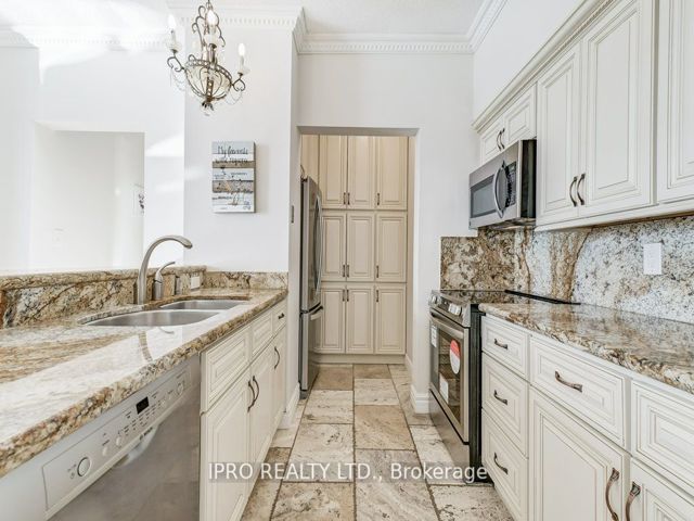 PH2 - 25 Grenville St