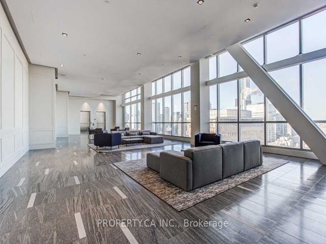 2708 - 488 University Ave