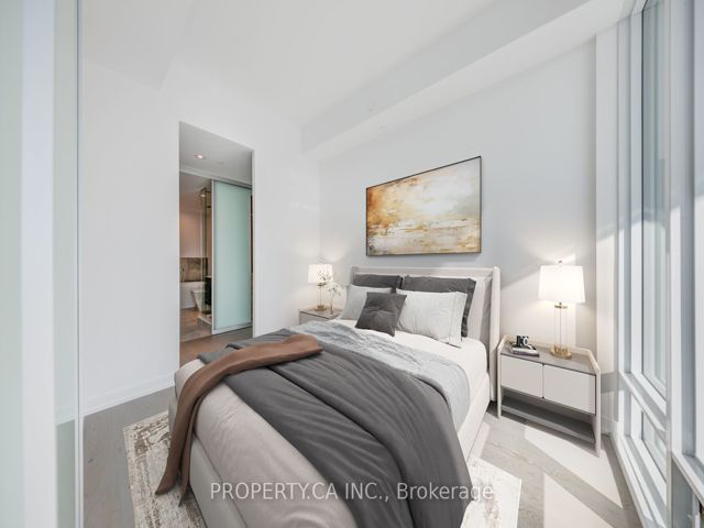 2708 - 488 University Ave