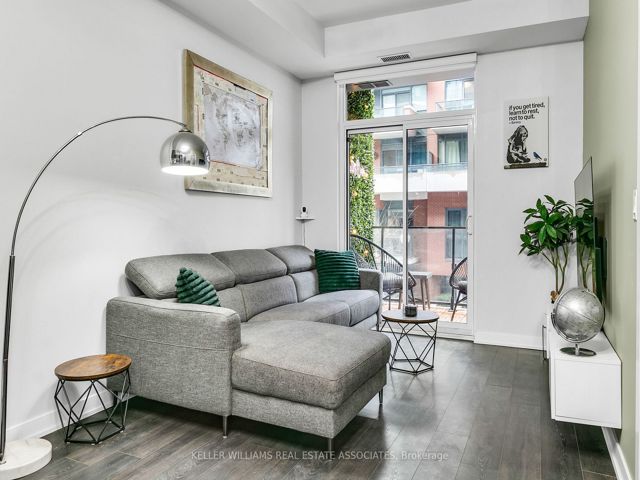 212 - 50 Bruyeres Mews