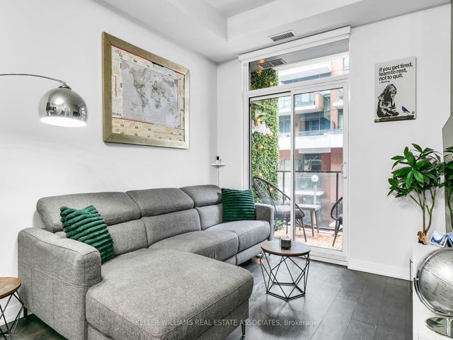 212 - 50 Bruyeres Mews