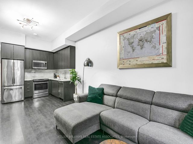 212 - 50 Bruyeres Mews