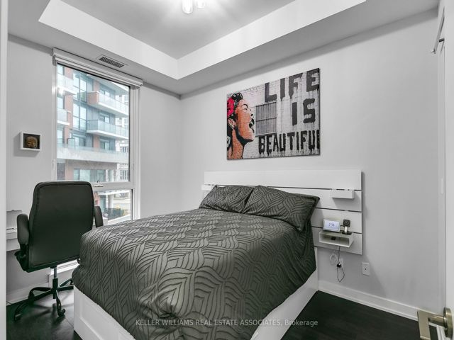 212 - 50 Bruyeres Mews