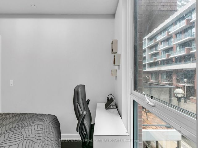 212 - 50 Bruyeres Mews