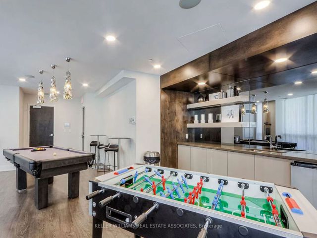 212 - 50 Bruyeres Mews