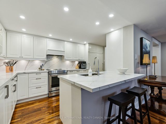 401 - 15 Mcmurrich St