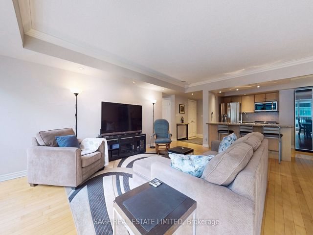 1114 - 270 Wellington St W