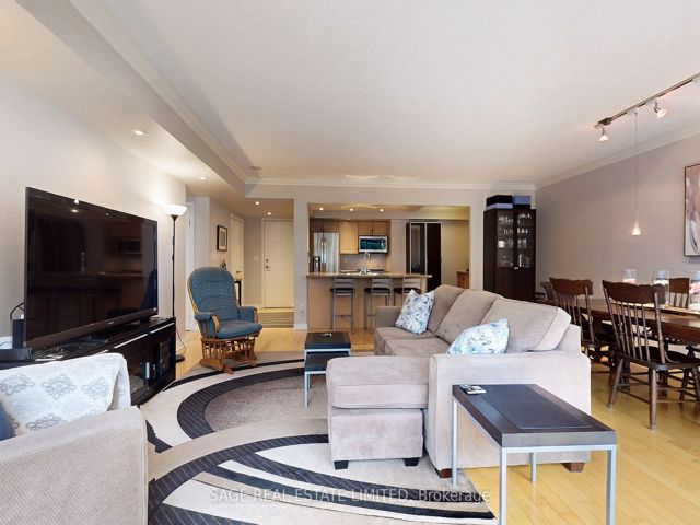 1114 - 270 Wellington St W