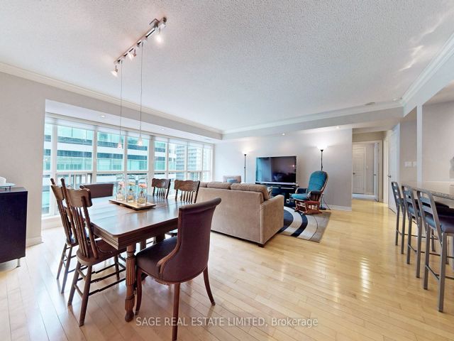 1114 - 270 Wellington St W