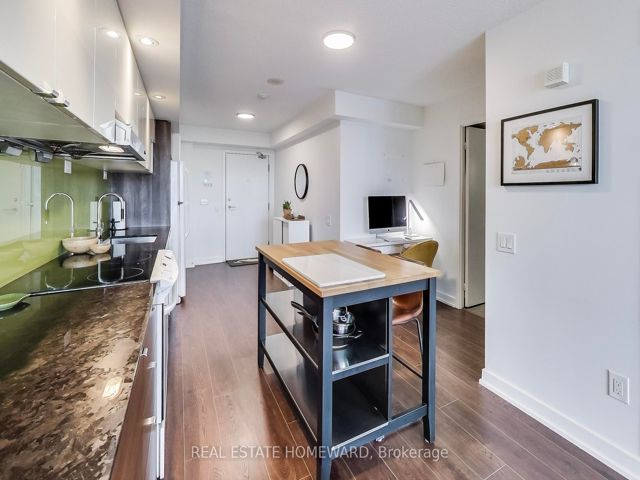702 - 121 Mcmahon Dr