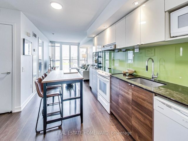 702 - 121 Mcmahon Dr
