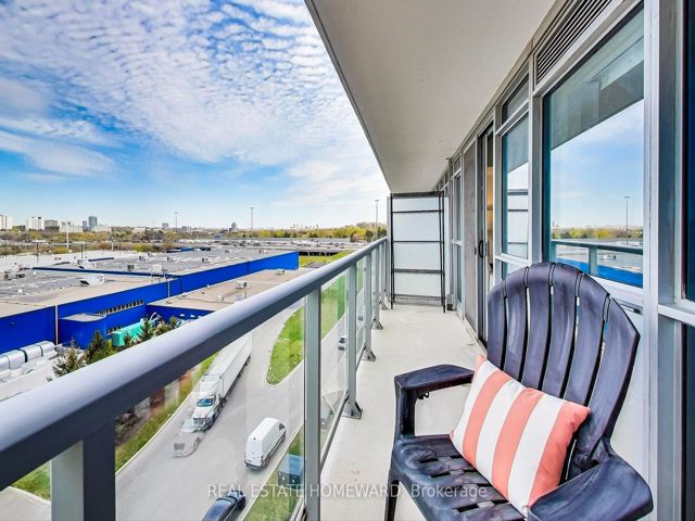702 - 121 Mcmahon Dr