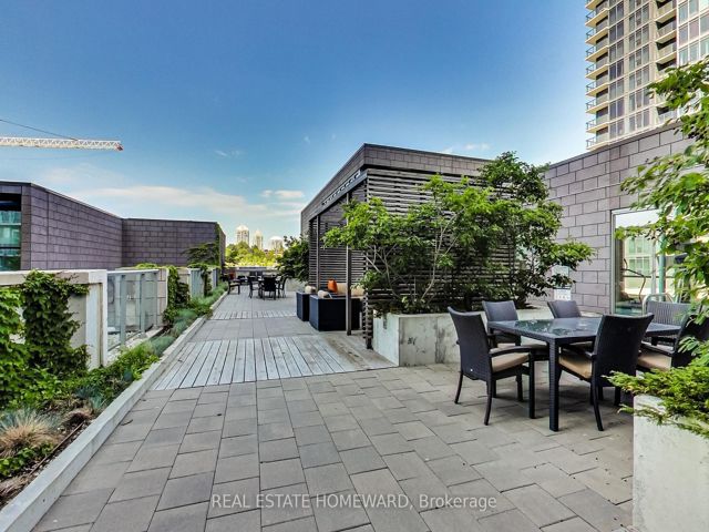 702 - 121 Mcmahon Dr