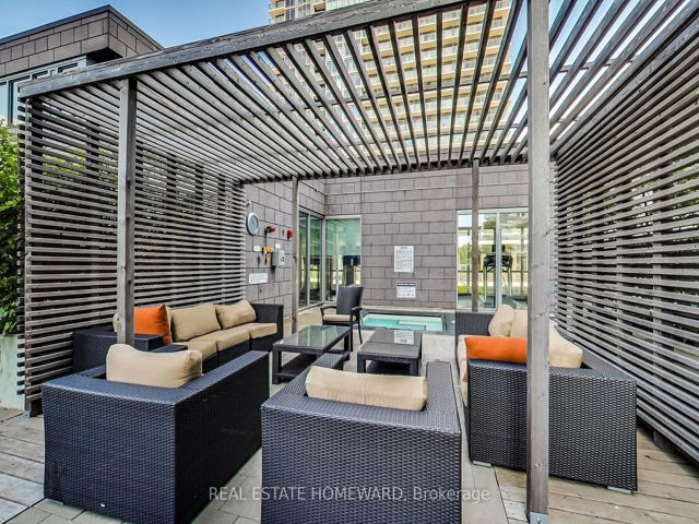 702 - 121 Mcmahon Dr