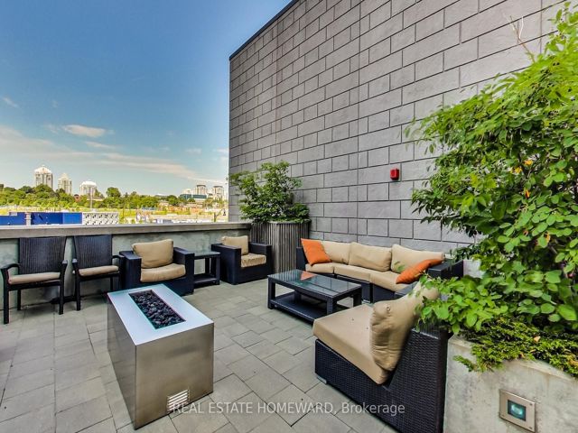 702 - 121 Mcmahon Dr