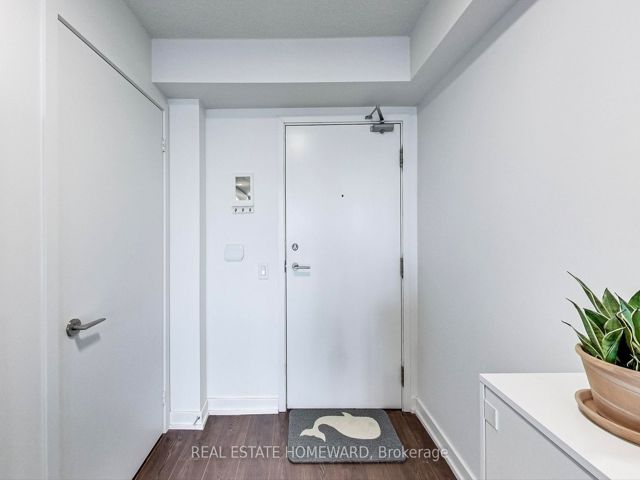 702 - 121 Mcmahon Dr